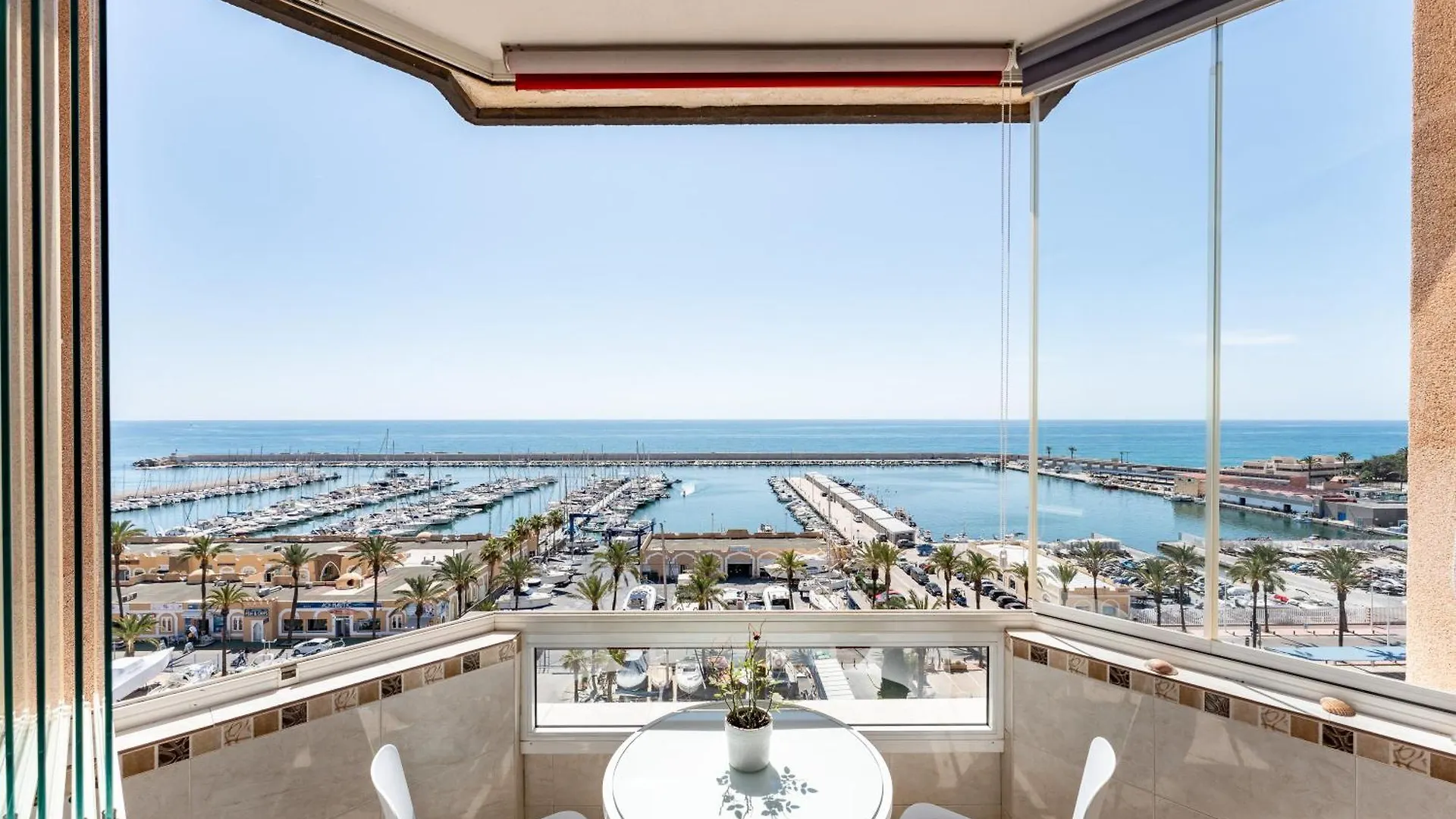 Stunning Marina View Apartment location