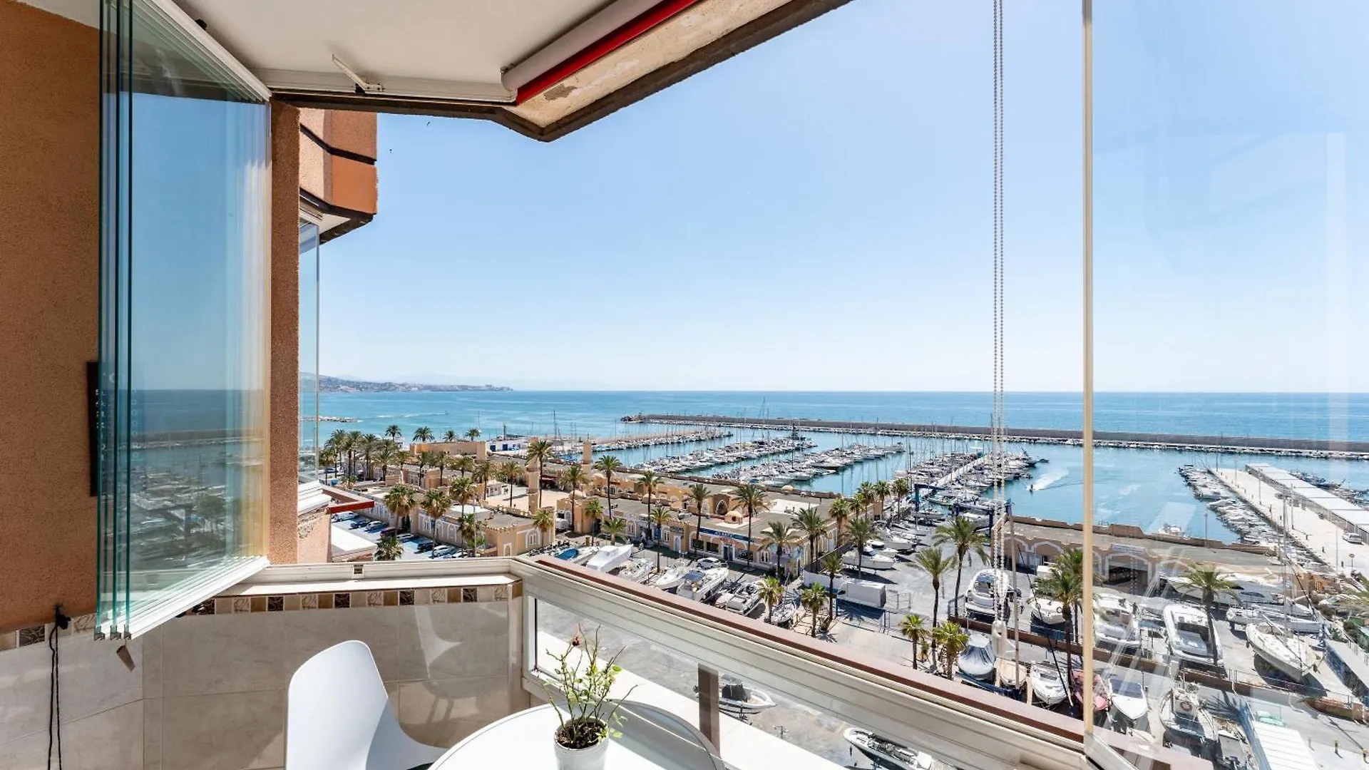 Stunning Marina View Apartment Fuengirola